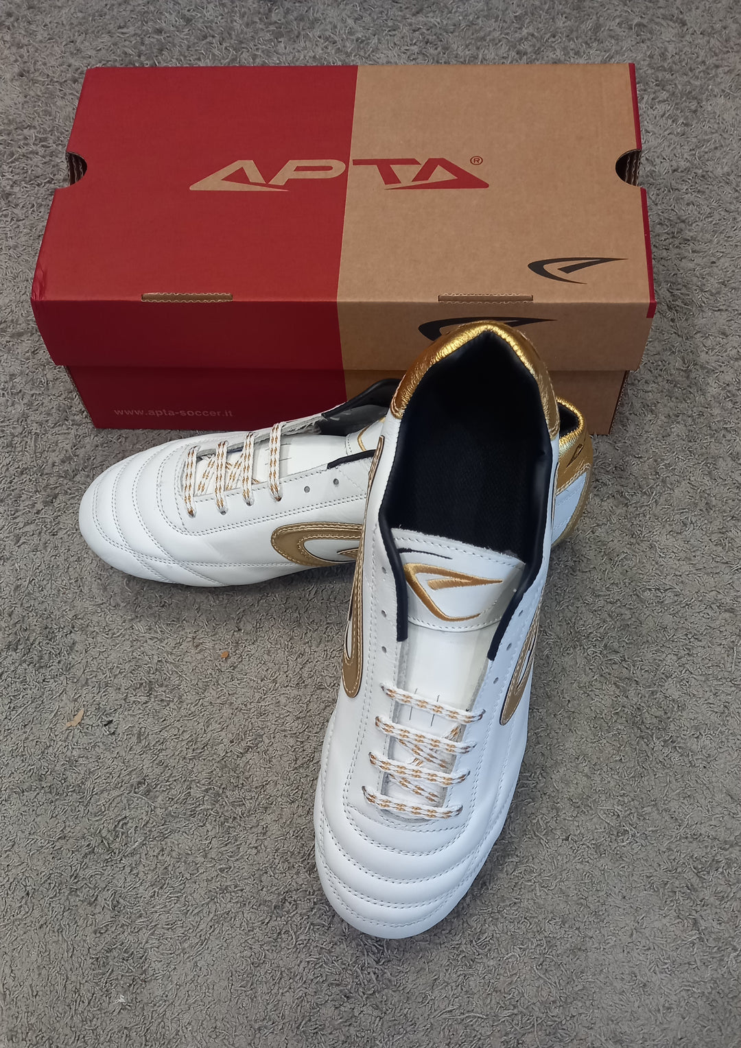 Club 8 tacchetti - Apta
